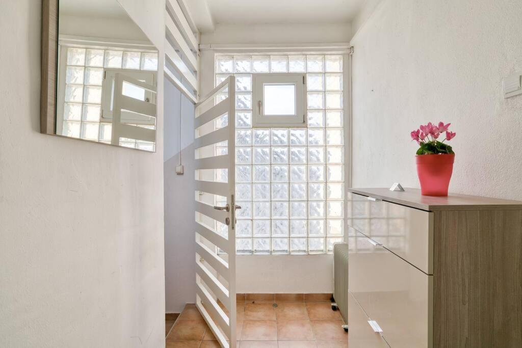 קוטור Cozy Nest Apartment- Central And Seaboard With Elevator מראה חיצוני תמונה